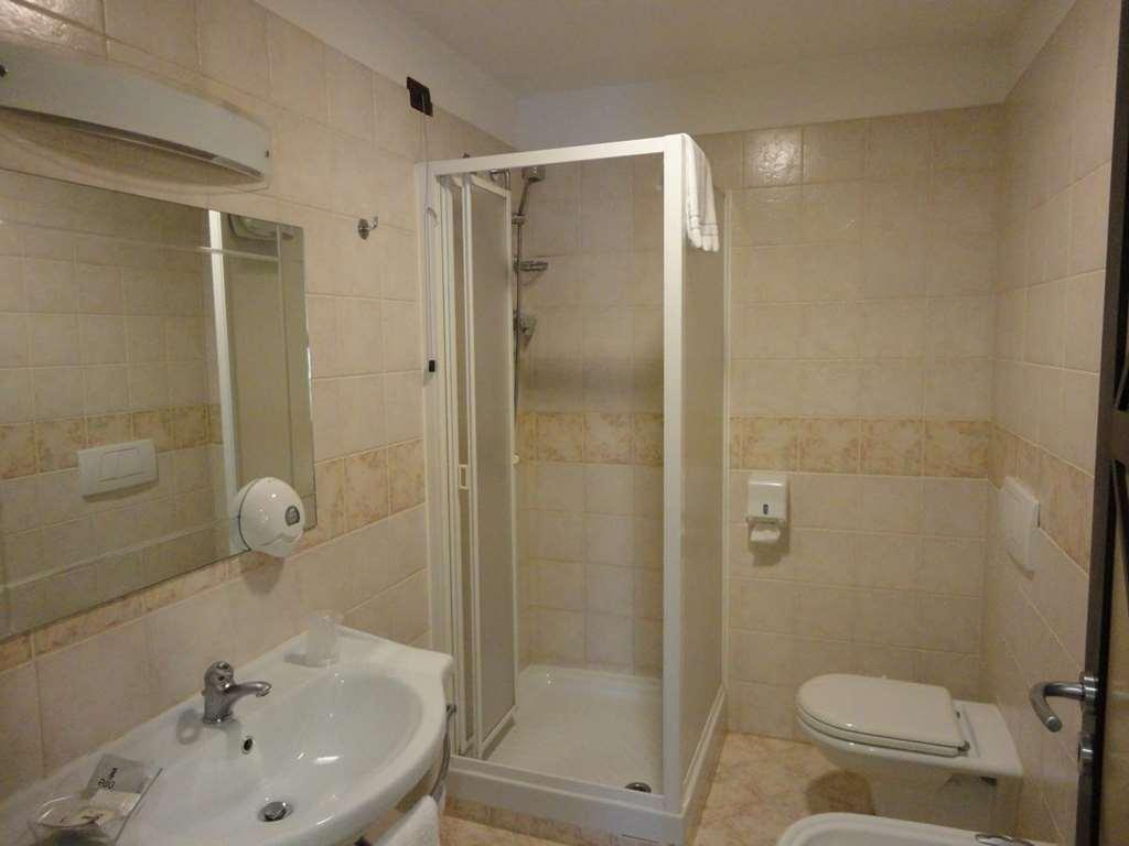 Hotel Vazzana فولبيانو الغرفة الصورة