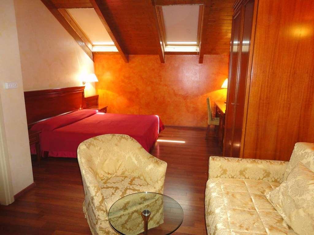 Hotel Vazzana فولبيانو الغرفة الصورة