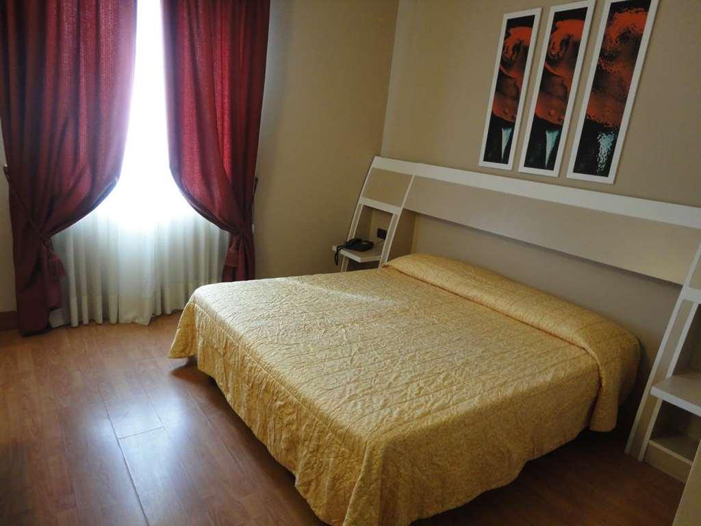 Hotel Vazzana فولبيانو الغرفة الصورة